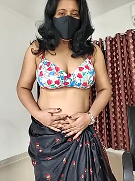 Cute-Maanvi webcam