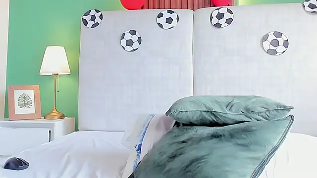 Watch Victoria_Bailey live on EroticFlix - High definition streams