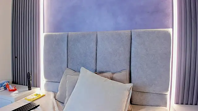 Alaia_Aura webcam