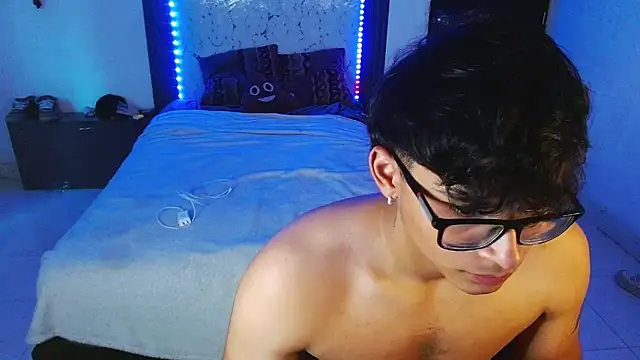 Mr_yisuzz webcam