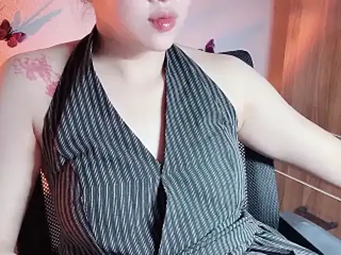 Lucy6868 webcam