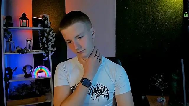 noah_nero webcam