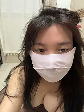 yiyi-love webcam