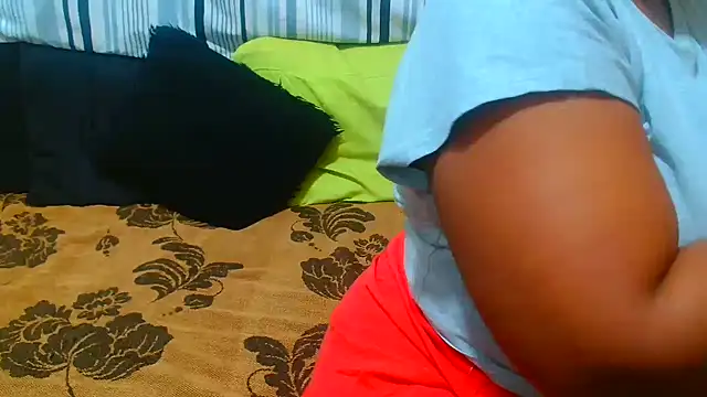 AfricanBigAssxx98 webcam