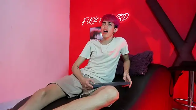 TWINKS_FRIENDS webcam