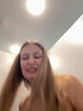 blonde_exe webcam