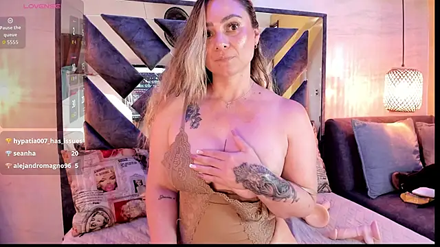 annie_vega17_ webcam