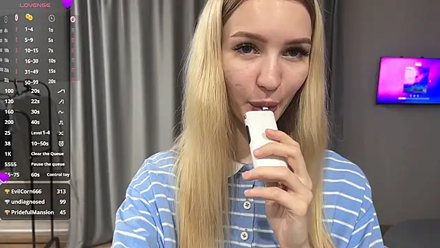 Watch MelissaEvenns live on EroticFlix - High definition streams