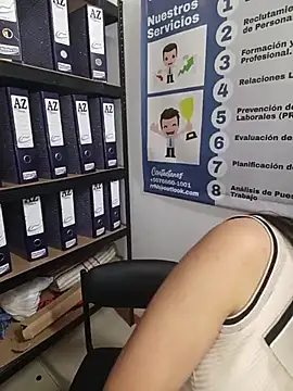 JENNIFER__03 webcam