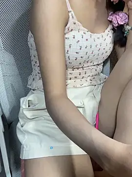 Mina048 webcam