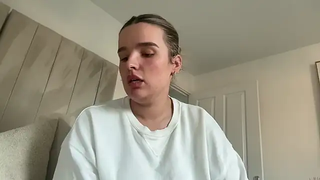 Watch maisiesmithx live on EroticFlix - High definition streams