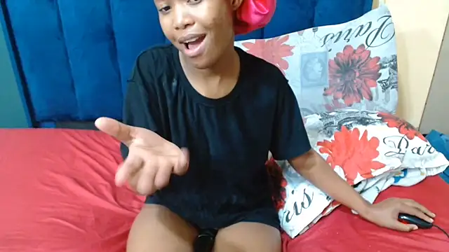 HotCreamyTea webcam