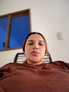 colibri_xxx (F young) - TITS OUT IN SECRET