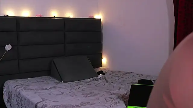 kathieandpovcock1 webcam