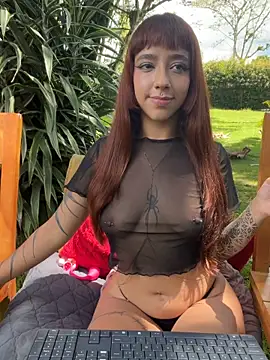 Watch AliceMrtnz live on EroticFlix - High definition streams