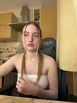 Watch Lisanta live on EroticFlix - High definition streams