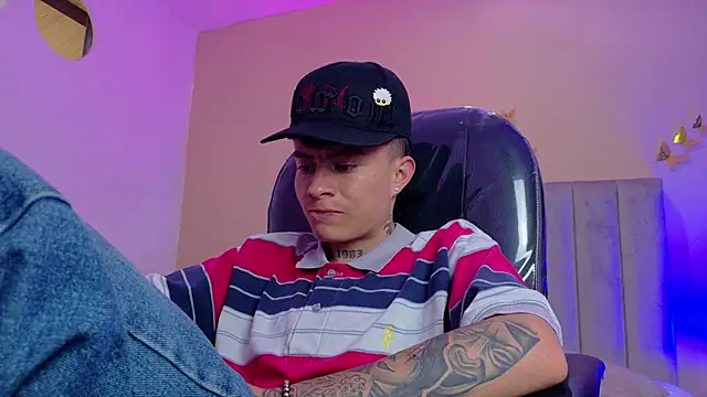 Nascary_Fox webcam
