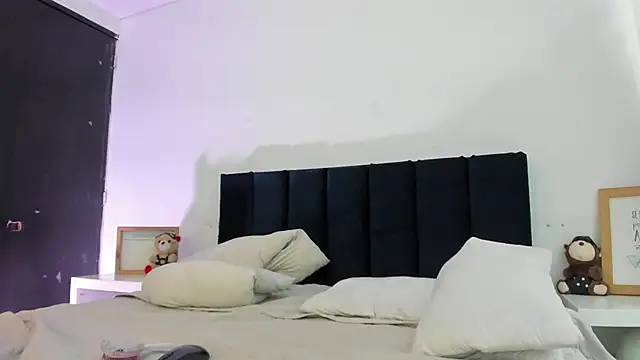 melanie_roux__ webcam