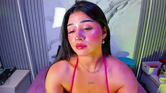 Watch venusowen_ live on EroticFlix - High definition streams