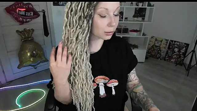 honeysallymoore - HoneySallyMoore's free webcam - UK Sex Cams