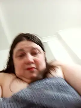 HotHornyEmmaX live cam on StripChat