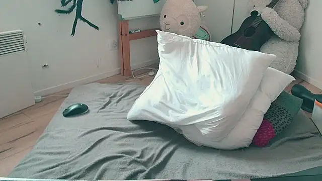 CeriseLapine webcam