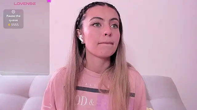 fernanda_aaaa (F young) - spit boobs and ahegao 🥵🍒