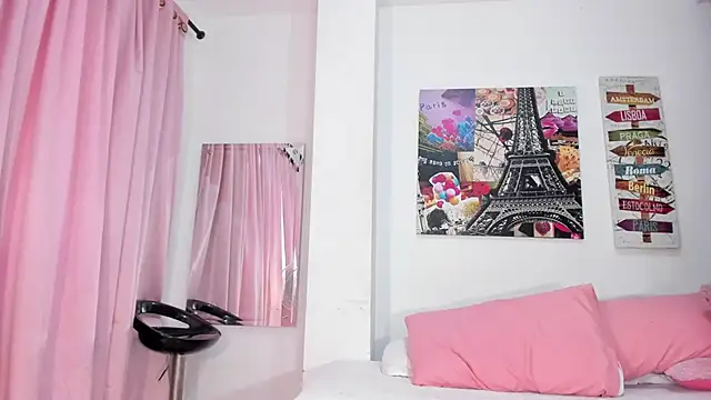 arianaa_w (F young) - In Doggy open Ass Squeeze and Spank🍑