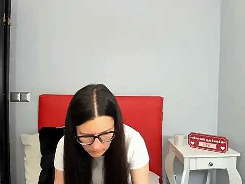 NadiaXlove live cam room