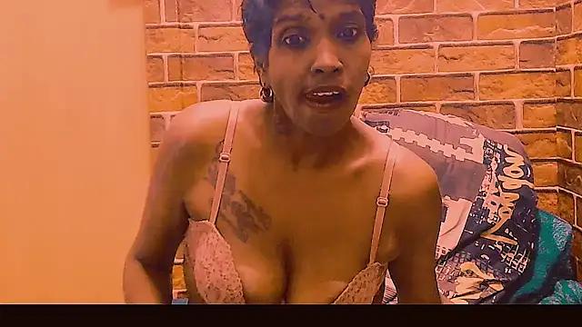 Fuckable_Nasty_MILF webcam