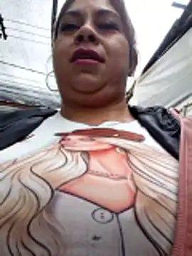 Laura-Hernandez webcam