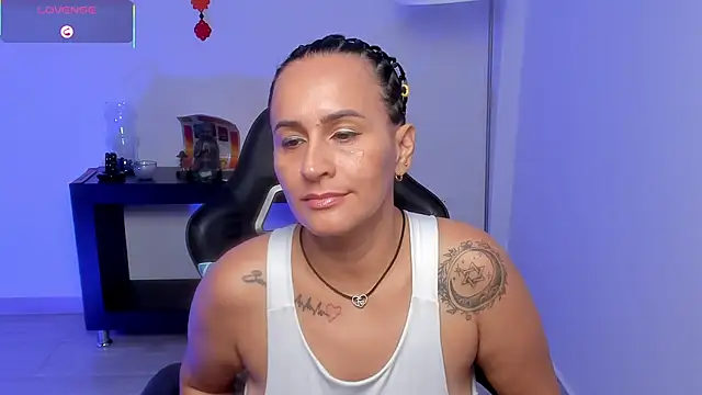 Sara_Charmy webcam