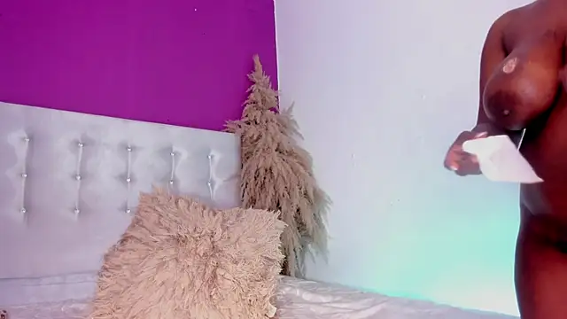 Watch Brunna-Brownn live on EroticFlix - High definition streams