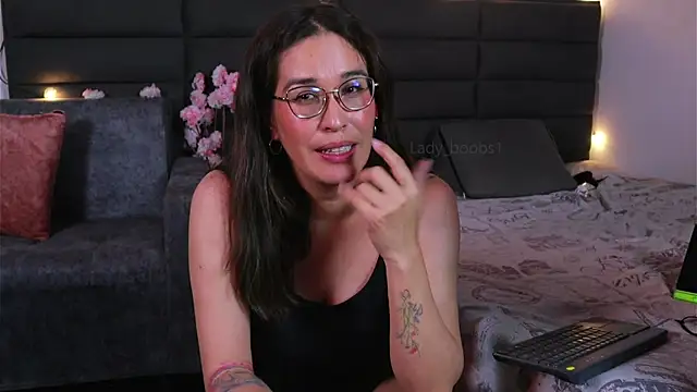 kathieandpovcock1 webcam
