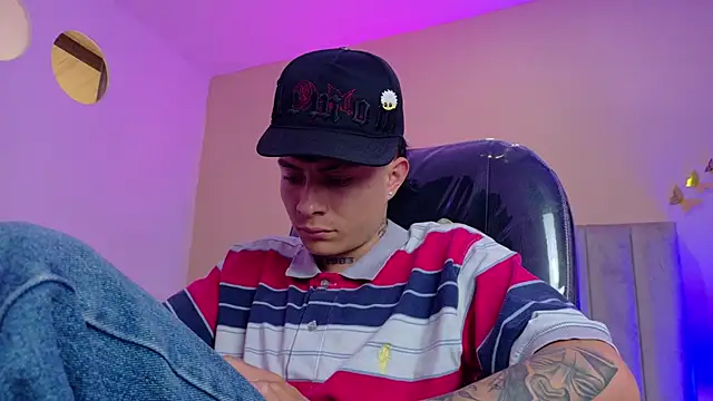 Nascary_Fox webcam