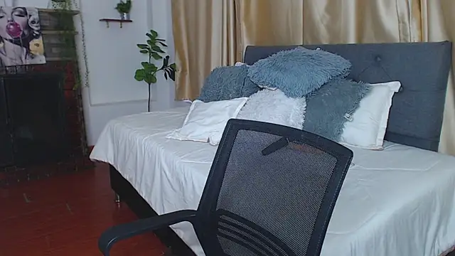 Emma_hassani webcam