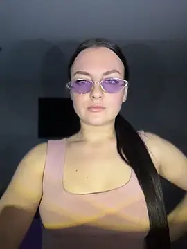 SelenaWouleds live cam on StripChat