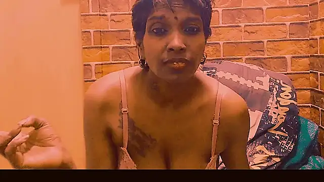 Fuckable_Nasty_MILF webcam