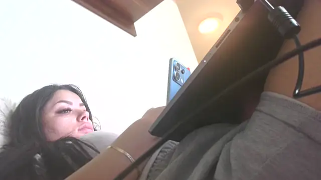 LovelyJulliette webcam