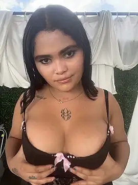 HoneyBunXXX webcam