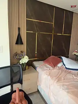 emily-Hornyy webcam