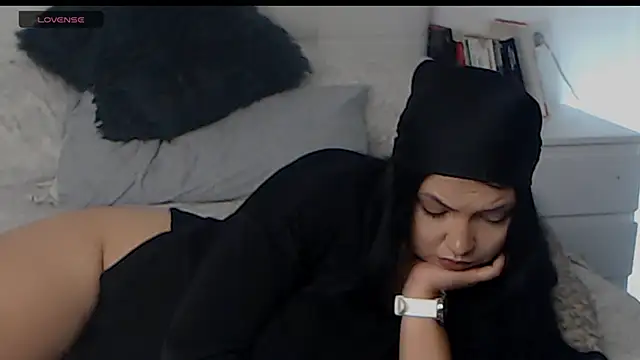 AvelineNoir webcam