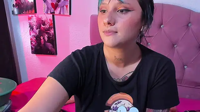 Mila_nixon02 webcam