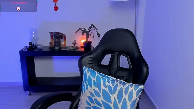 Sara_Charmy webcam