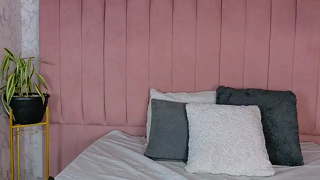 SCARLHETTBROWN webcam