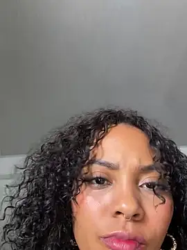 LizStorm_ webcam