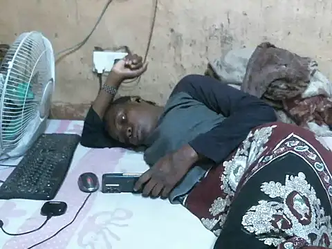 cute_naimah webcam