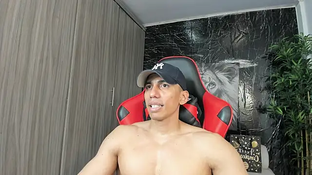 Erik_castle webcam