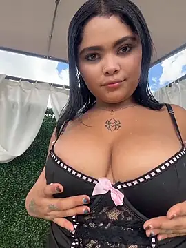 HoneyBunXXX webcam