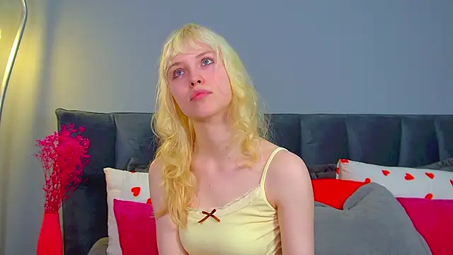 Watch HannahHollis live on EroticFlix - High definition streams